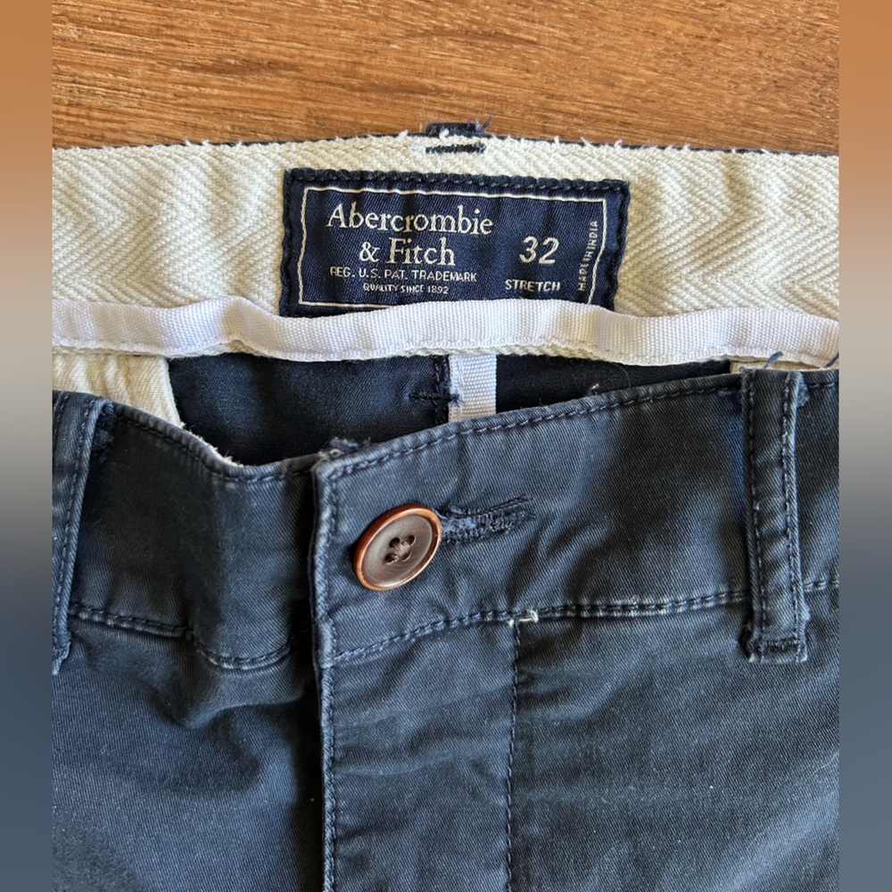 Abercrombie & Fitch Men’s Navy Classic Fit Short - Picture 4 of 8